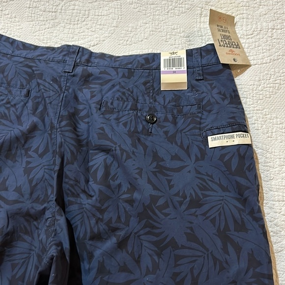 Patagonia/Dockers/ Columbia Bundle of 4. Size 38 - Picture 5 of 16